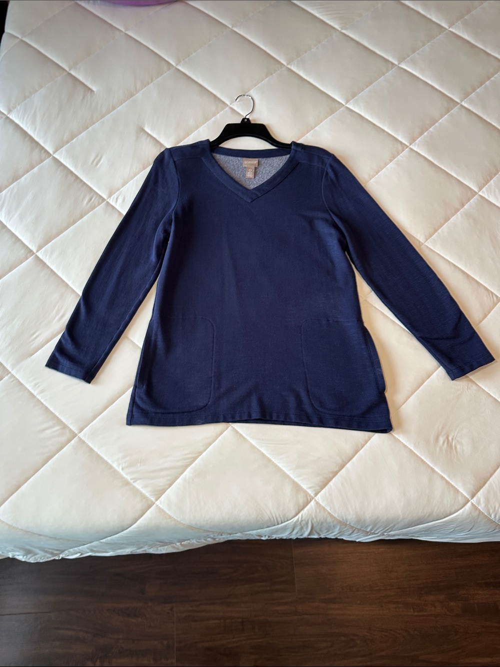Chico's Navy V-Neck Long Sleeve Sweater